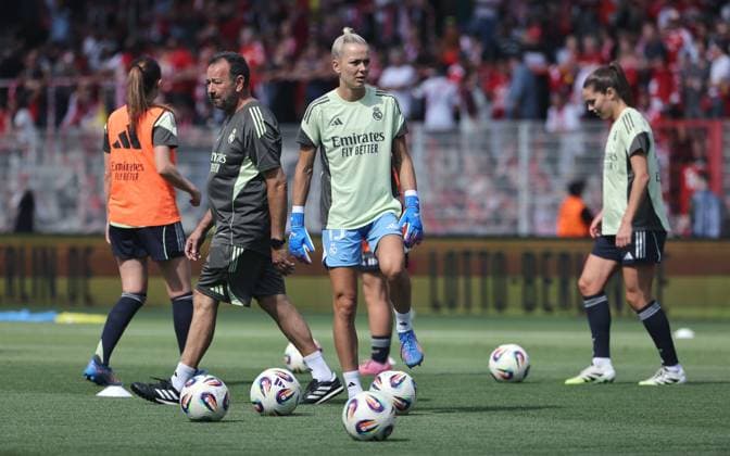 Goalkeeper Merle Frohms single image cropping action sport soccer soccer test match women women Bundesliga season 2025 2026 17 08 2025 1 FC Union Berlin vs Real Madrid CF DFL regulations prohibit any use of photographs as image sequences and or quasi video