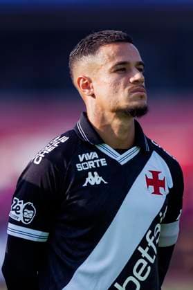 Santos, Brazil August 17 Philippe Coutinho of Vasco getting into the field prior to the Brasileirao Betano 2025 match between Santos and Vasco at Vila Belmiro on August 17, 2025 in Santos, Brazil Photo by Ana Julia Galvao Eurasia Sport Images Santos Vila Belmiro Sao Paulo Brazil Copyright: x x2025xEurasiaxSportxImagesx jp-en-EuSpIm-PHD_AJG_Santos_Vasco_17Aug2025_BR037