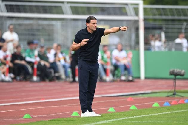 Coach Gerardo SEOANE MG gestures, gestures, gestures, soccer, DFB Pokal, 1 main round, SV Atlas Delmenhorst Borussia Moenchengladbach MG 2 3 on 17 08 2025 at Marschwegstadion in Oldenburg Germany Â