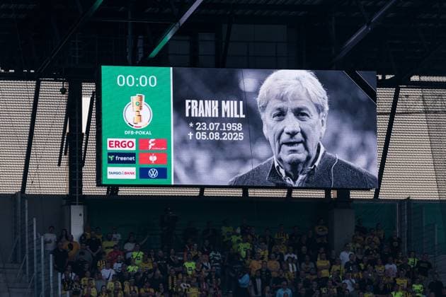 DFB Pokal: Rot-Weiss Essen - Borussia Dortmund; 18.08.2025 Gedenkminute für Frank Mill DFB Pokal 1. Runde, Rot-Weiss Essen - Borussia Dortmund, Essen, Stadion an der Hafenstrasse am 18.08.2025 DFL REGULATIONS PROHIBIT ANY USE OF PHOTOGRAPHS AS IMAGE SEQUENCES AND OR QUASI-VIDEO. *** DFB Pokal Rot Weiss Essen Borussia Dortmund 18 08 2025 Memorial minute for Frank Mill DFB Pokal 1 round, Rot Weiss Essen Borussia Dortmund, Essen, Stadion an der Hafenstrasse on 18 08 2025 DFL REGULATIONS PROHIBIT ANY USE OF PHOTOGRAPHS AS IMAGE SEQUENCES AND OR QUASI VIDEO Copyright: xBEAUTIFULxSPORTS Wunderlx