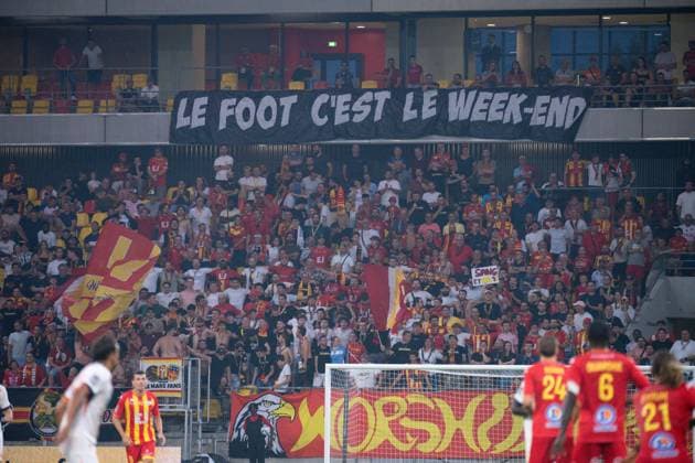 FOOTBALL : Le Mans vs Montpellier - Ligue 2 - 18 08 2025 Fans of Le Mans show a banner during the Ligue 2 match between Le Mans FC and Montpellier HSC at MMArena on August 18 , 2025 in Le Mans, France. ( Photo by Dante Badano PsnewZ ) - Le MansFrance  Copyright: xDantexBadanox