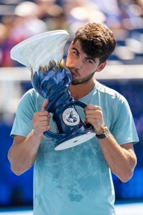 August 18, 2025, Mason, Ohio, USA: Mason, Ohio; Cincinnati Open Tennis Tournament - 2025 08 18 - Carlos Alcaraz and Jannik Sinner who withdrew after the 5th set due to illness, leaving Alcaraz the winner at 5-0, hold the their trohpies. - ZUMAPress Mason USA - ZUMAn24_ 20250818_zaf_n24_005 Copyright: xWallyxNellx