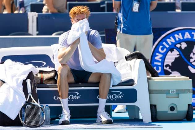 August 18, 2025, Mason, Ohio, USA: Mason, Ohio; Cincinnati Open Tennis Tournament - 2025 08 18 - Carlos Alcaraz comforts Sinner who withdrew after the 5th set due to illness, leaving Alcaraz the winner at 5-0. - ZUMAPress Mason USA - ZUMAn24_ 20250818_zaf_n24_010 Copyright: xWallyxNellx