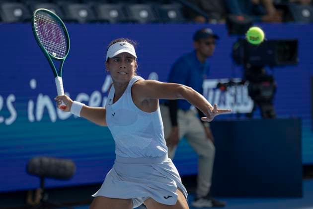 August 18, 2025, Monterrey, Nuevo Leon, Mexico: Spanish tennis player Jessica Bouzas Maneiro in action against tennis player Kamila Rakhimova Monterrey Mexico - ZUMAo125 20250818_zip_o125_006 Copyright: xAntonioxOjedax