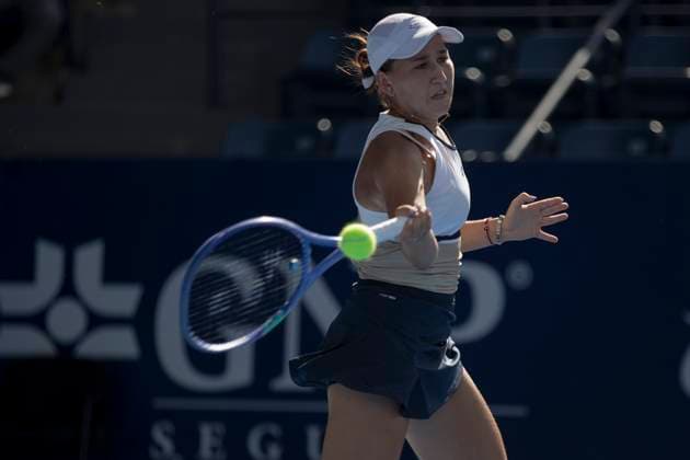 August 18, 2025, Monterrey, Nuevo Leon, Mexico: Tennis player Kamila Rakhimova in action against spanish tennis player Jessica Bouzas Manero Monterrey Mexico - ZUMAo125 20250818_zip_o125_001 Copyright: xAntonioxOjedax