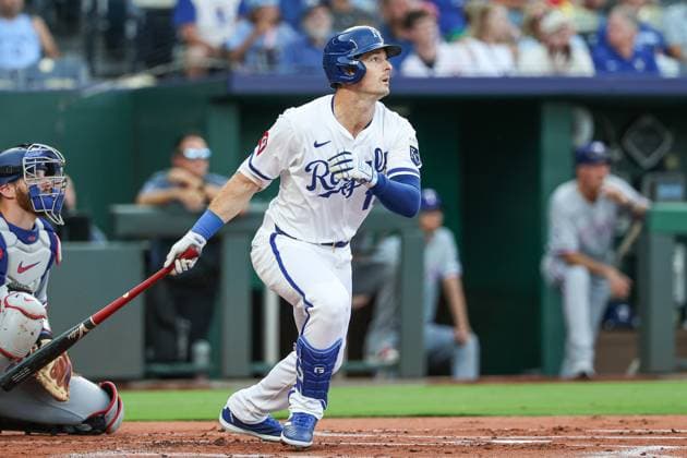 August 18, 2025: Kansas City Royals designated hitter Mike Yastrzemski (18) watches his solo home run during the first inning of a baseball game against the Texas Rangers at Kauffman Stadium in Kansas City, MO. CSM Kansas City United States of America - ZUMAc04_ 20250818_zma_c04_007 Copyright: xDavidxSmithx