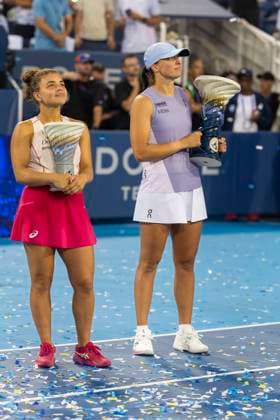 August 18, 2025, Mason, Ohio, USA: Mason, Ohio; Cincinnati Open Tennis Tournament - 2025 08 18 - Iga Swiatek beat opponent Jasmine Paolini in the finals of the tournament 7-5 6-4. - ZUMAPress Mason USA - ZUMAn24_ 20250818_zaf_n24_028 Copyright: xWallyxNellx