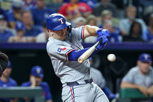 August 18, 2025: Texas Rangers left fielder Wyatt Langford (36) singles during the eighth inning of a baseball game against the Kansas City Royals at Kauffman Stadium in Kansas City, MO. CSM Kansas City United States of America - ZUMAc04_ 20250818_zma_c04_043 Copyright: xDavidxSmithx