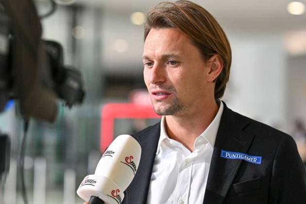 SOCCER - UEFA CL, Bodo vs Sturm FELDKIRCHEN,AUSTRIA,19.AUG.25 - SOCCER - UEFA Champions League, play off, FK Bodo Glimt vs SK Sturm Graz, preview, departure Sturm. Image shows Stefan Hierlaender (Sturm) during an interview.  GEPAxpictures xAvnixRetkoceri