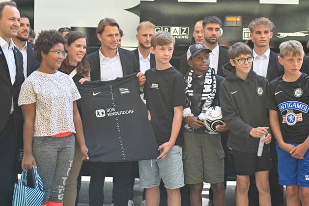 Football, CL Playoffs, Sturm Graz, Departure of the team to Norway