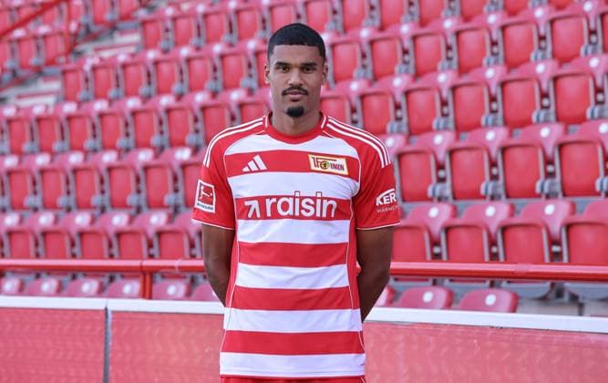 Danilho Doekhi 1 FC Union Berlin FCU Football 1 BL Bundesliga Porträttermin Season 2025 2026 Headshot, portrait, introduction, presentation, press event, GER 19 08 25