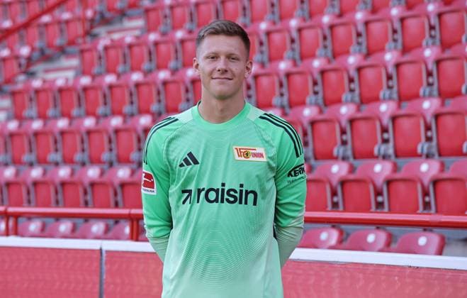 Goalkeeper Yannic Stein 1 FC Union Berlin FCU Football 1 BL Bundesliga Porträttermin Season 2025 2026 Headshot, portrait, introduction, presentation, press event, GER 19 08 25
