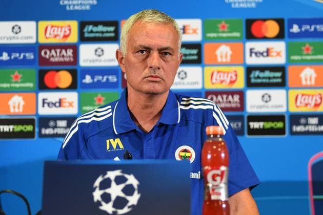Fenerbahce head coach Jose Mourinho speaks during a press conference, PK, Pressekonferenz at Chobani Stadium in Istanbul, ahead of the UEFA Champions League playoff first leg match against Benfica. Istanbul, Turkey August 19, 2025. ( Photo by Seskimphoto ) Istanbul Turkey Istanbul Turkey Copyright: xSeskimphotox Jose-Mourinho_1908 (20)