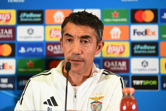 Benfica head coach Bruno Lage speaks during a press conference, PK, Pressekonferenz at Chobani Stadium in Istanbul, ahead of the UEFA Champions League playoff first leg match against Fenerbahce. Istanbul, Turkey August 19, 2025. ( Photo by Seskimphoto ) Istanbul Turkey Istanbul Turkey Copyright: xSeskimphotox BrunoLage_1908 (6)