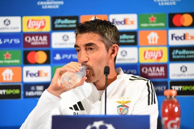 Benfica head coach Bruno Lage speaks during a press conference, PK, Pressekonferenz at Chobani Stadium in Istanbul, ahead of the UEFA Champions League playoff first leg match against Fenerbahce. Istanbul, Turkey August 19, 2025. ( Photo by Seskimphoto ) Istanbul Turkey Istanbul Turkey Copyright: xSeskimphotox BrunoLage_1908 (8)