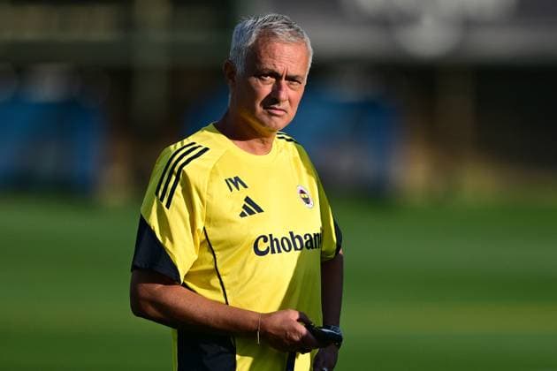 Ahead of Fenerbahce v Benfica - UEFA Champions League ISTANBUL, TURKIYE - AUGUST 19: Fenerbahce head coach Jose Mourinho attends at the last training ahead of the UEFA Champions League playoff first leg match against Portugal s Benfica team at the Chobani Stadium in Istanbul, Turkiye on August 19, 2025. Serhat Cagdas Anadolu Istanbul Turkey. Editorial use only. Please get in touch for any other usage.  Copyright: x2025xAnadoluxSerhatxCagdasx