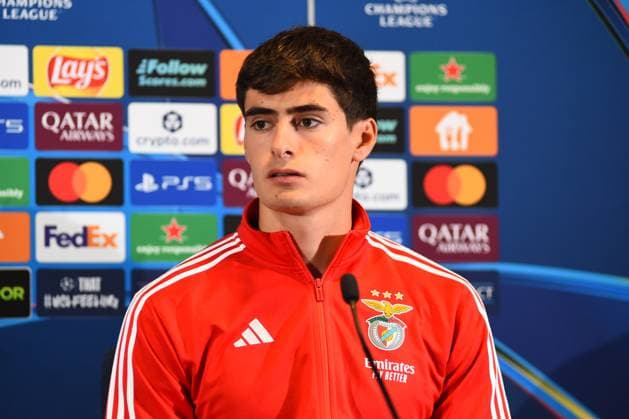 Benfica Player Antonio Silva speaks during a press conference, PK, Pressekonferenz at Chobani Stadium in Istanbul, ahead of the UEFA Champions League playoff first leg match against Fenerbahce. Istanbul, Turkey August 19, 2025. ( Photo by Seskimphoto ) Istanbul Turkey Istanbul Turkey Copyright: xSeskimphotox AntonioSilva_1908 (3)