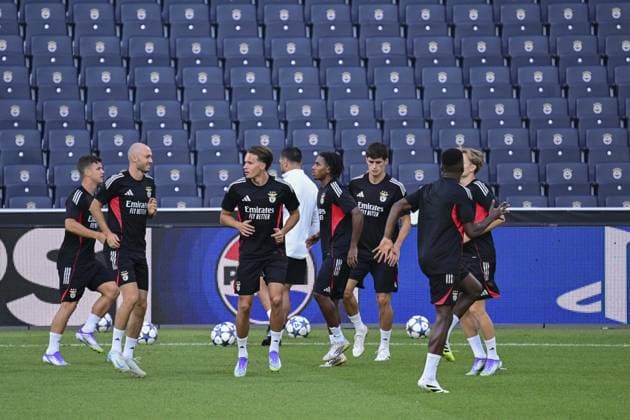 Ahead of Fenerbahce v Benfica - UEFA Champions League ISTANBUL, TURKIYE - AUGUST 19: Players of Benfica take part in the training session ahead of the UEFA Champions League playoff first leg match between Fenerbahce and Benfica at Chobani Stadium in Istanbul, Turkiye on August 19, 2025. Arif Hudaverdi Yaman Anadolu Istanbul Turkey. Editorial use only. Please get in touch for any other usage.  Copyright: x2025xAnadoluxArifxHudaverdixYamanx
