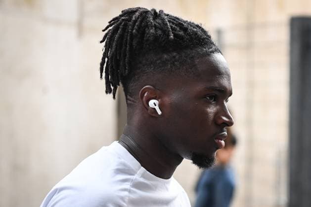 August 15, 2025, Rennes, France, France: Jonathan ROWE of Marseille during the Ligue 1 match between Stade Rennais (Rennes) and Olympique de Marseille (OM) at Roazhon Park on August 15, 2025 in Rennes, France. Rennes France - ZUMAm308 20250815_zsp_m308_052 Copyright: xMatthieuxMirvillex