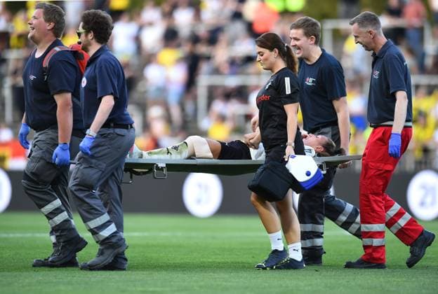 Soccer Womens DFB Cup Season 2025 2026 Borussia Dortmund Borussia Mönchengladbach on 19 08 2025 at Stadion Rote Erde in Dortmund Yvonne Zielinski Borussia Mönchengladbach is taken off the pitch injured North Rhine-Westphalia Germany