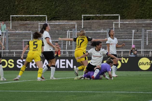 19 08 2025, xgrfx, Football DFB Cup Final Womens Playoffs , Borussia Dortmund Borussia Mönchengladbach v l Tor, Ronja Leubner Borussia Dortmund DFL DFB REGULATIONS PROHIBIT ANY USE OF PHOTOGRAPHS as IMAGE SEQUENCES and or QUASI VIDEO Dortmund