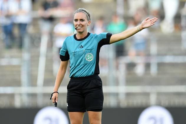 Soccer Womens DFB Cup Season 2025 2026 Borussia Dortmund Borussia Mönchengladbach on 19 08 2025 at Stadion Rote Erde in Dortmund Referee Julia Boike North Rhine-Westphalia Germany