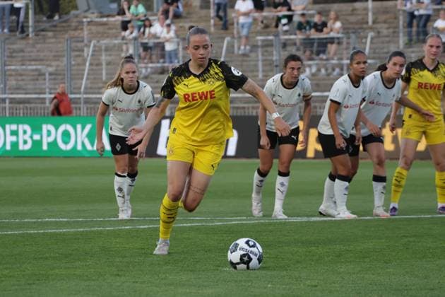19 08 2025, xgrfx, Football DFB Cup Final Womens Playoffs , Borussia Dortmund Borussia Mönchengladbach v l Dana Marquardt Borussia Dortmund DFL DFB REGULATIONS PROHIBIT ANY USE OF PHOTOGRAPHS as IMAGE SEQUENCES and or QUASI VIDEO Dortmund