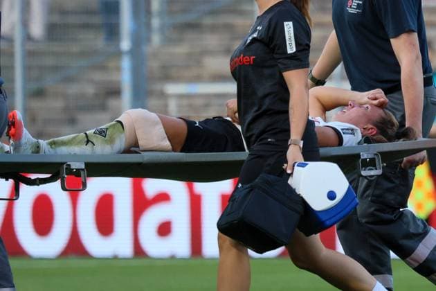 Dortmund, Germany 19 August 2025 DFB Cup Women 2025 2026 Borussia Dortmund vs Borussia Mönchengladbach In the picture Yvonne Zielinski Borussia Mönchengladbach , lying on the stretcher, is injured so badly in the DFB Cup match that she has to be transported away on a stretcher DFB regulations prohibit any use of photographs as image sequences and or quasi video Stadion Rote Erde Nordrhein Westfalen Copyright: xFotostandx xFantinix