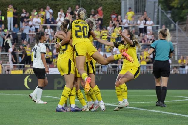 19 08 2025, xgrfx, Football DFB Cup Final Womens Playoffs , Borussia Dortmund Borussia Mönchengladbach v l Goal, Anika Enderle Borussia Dortmund DFL DFB REGULATIONS PROHIBIT ANY USE OF PHOTOGRAPHS as IMAGE SEQUENCES and or QUASI VIDEO Dortmund