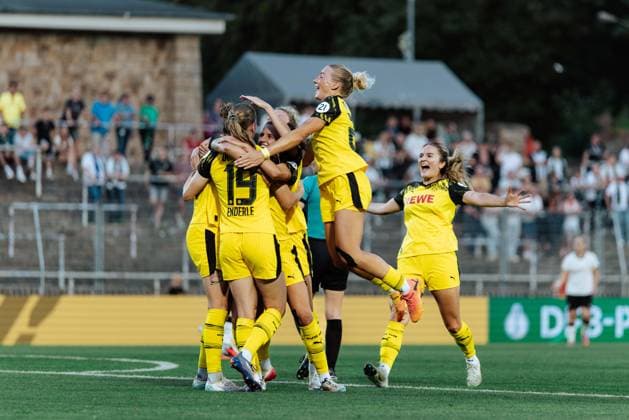 Dortmund, Germany, August 19th 2025 Annika Enderle ( 19 - Borussia Dortmund) celebration after her goal for the 1:0 during the DFB-Pokal play offs match between Borussia Dortmund and Borussia Mönchengladbach at Stadion Rote Erde, in Dortmund, Germany. (Gabor Baumgarten SPP) Copyright: xGaborxBaumgartenx xSPPx spp-en-GaBaSp-25_08_BVB_Gladbach_DFB Pokal-528256