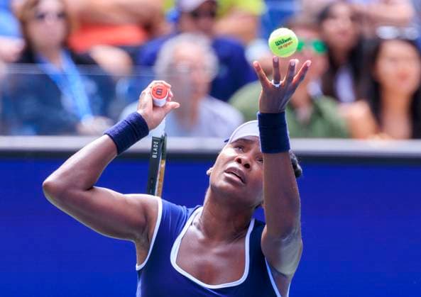 August 19, 2025, Flushing Meadows, New York, USA: Venus Williams (in photo) and Reilly Opelka during a mix doubles match against Karolina Muchova and Andrey Rublev at the 2025 US Open at USTA Billie Jean King National Tennis Center on Tuesday August 19, 2025 in the Flushing neighborhood of the Queens borough of New York City. JAVIER ROJAS PI Flushing Meadows USA - ZUMAp124 20250819_zaa_p124_023 Copyright: xJavierxRojasx