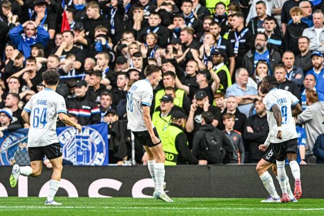 Rangers v Club Brugge UEFA Champions League Jorne Spileers of Club Brugge scores his sides second goal of the match and celebrates his sides goal with teammates during the UEFA Champions League Play-off First Leg match at Ibrox Stadium, Glasgow UK Newspapers OUT Copyright: xJamiexJohnstonx FIL-22119-0052