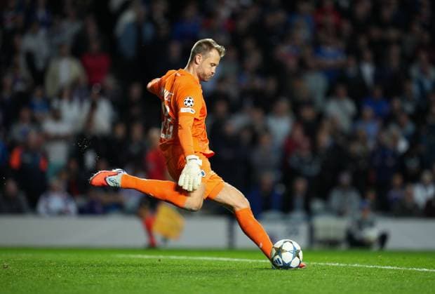 Club Brugge goalkeeper Simon Mignolet Rangers v Club Brugge, UEFA Champions League, Play-Off Round, First Leg, Football, Ibrox Stadium, Glasgow, Scotland, UK - 19 Aug 2025Glasgow Ibrox Stadium Scotland United Kingdom EDITORIAL USE ONLY No use with unauthorised audio, video, data, fixture lists, club league logos or live services. Online in-match use limited to 120 images, no video emulation. No use in betting, games or single club league player publications. Copyright: xStuartxWallace Shutterstockx 15446679dk