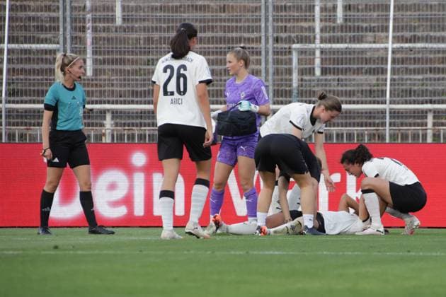 19 08 2025, xgrfx, Football DFB Cup Final Womens Playoffs , Borussia Dortmund Borussia Mönchengladbach v l Injury, Yvonne Zielinski Borussia Mönchengladbach DFL DFB REGULATIONS PROHIBIT ANY USE OF PHOTOGRAPHS as IMAGE SEQUENCES and or QUASI VIDEO Dortmund