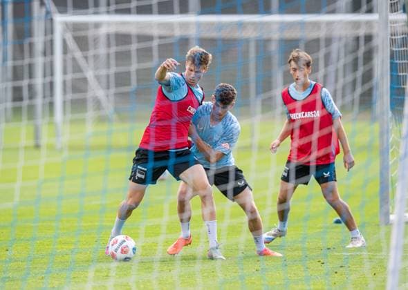 Soccer, Men, Season 2025 26, 2 Bundesliga, Hertha BSC, Training, f l Luca Schuler Hertha BSC , Janne Berner Hertha BSC , Tim Hoffmann Hertha BSC , 20 08 2025, Copyright: xSebastianxRäppold MatthiasxKochx
