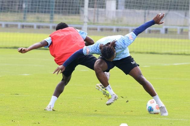 DEU, DFL, 2 FBL Hertha BSC, Training, 20 08 2025, Sportforum, Berlin, DEU, DFL, 2 FBL Hertha BSC, Training, in the picture Boris Lum Hertha BSC Berlin 21 , Deyovaisio Zeefuik Hertha BSC Berlin 42 DFL regulations prohibit any use of Photographs as image sequences and or quasi video nordphotoxGmbHx xEngler nph00076