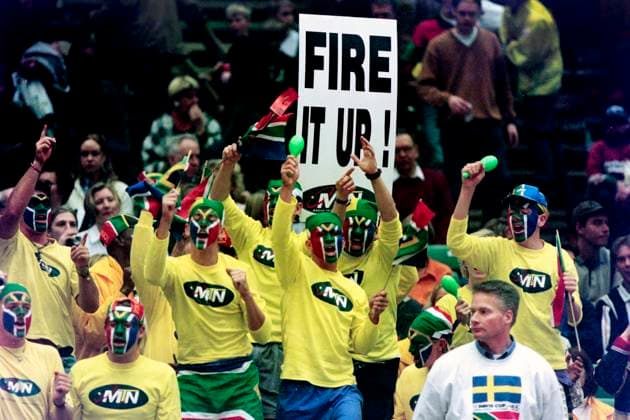 970406 Tennis, Davis Cup, Sverige - Sydafrika, 3-2: Sydafrikasupporters pa läktaren. *** 970406 Tennis, Davis Cup, Sweden South Africa, 3 2 South Africa supporters in the stands  Copyright: BILDBYRAN BB970406BB054
