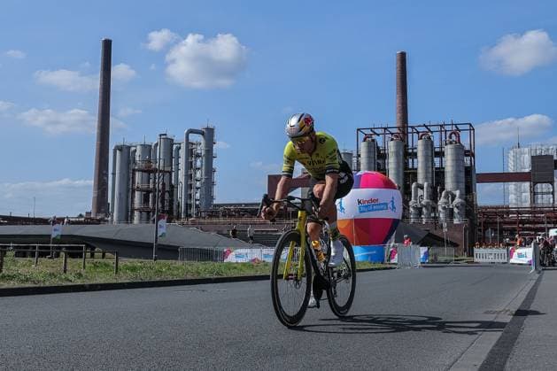 Cycling UCI ProSeries Men Elite Deutschland Tour 2025 Prologue on 20 08 2025 on the grounds of the Zeche Zollverein in Essen Wout Van Aert TEAM VISMA LEASE A BIKE xJRx