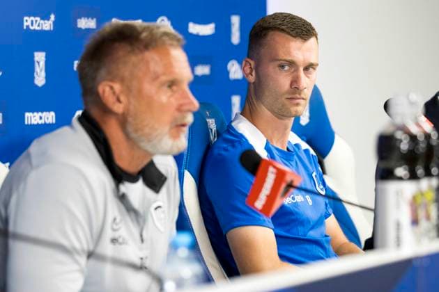 Lech Poznan v Genk - UEFA Europa League Media Activities 20 08 2025 POZNAN, POLAND - AUGUST 20 : Fink Thorsten head coach of KRC Genk and captain Heynen Bryan talking to the press during a press conference, PK, Pressekonferenz ahead of the UEFA Europa League 2025 26 Play-offs1st leg between Lech Poznan and KRC Genk on August 20, 2025 in Poznan, Poland 20 08 2025 Poznan Poland  Copyright: xAdamxCiereszkox