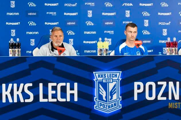 Lech Poznan v Genk - UEFA Europa League Media Activities 20 08 2025 POZNAN, POLAND - AUGUST 20 : Fink Thorsten head coach of KRC Genk and captain Heynen Bryan talking to the press during a press conference, PK, Pressekonferenz ahead of the UEFA Europa League 2025 26 Play-offs1st leg between Lech Poznan and KRC Genk on August 20, 2025 in Poznan, Poland 20 08 2025 Poznan Poland  Copyright: xAdamxCiereszkox