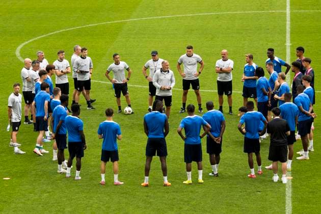 Lech Poznan v Genk - UEFA Europa League Media Activities 20 08 2025 POZNAN, POLAND - AUGUST 20 : Fink Thorsten head coach of KRC Genk pictured during a training session ahead of the UEFA Europa League 2025 26 Play-offs1st leg between Lech Poznan and KRC Genk on August 20, 2025 in Poznan, Poland 20 08 2025 Poznan Poland  Copyright: xAdamxCiereszkox