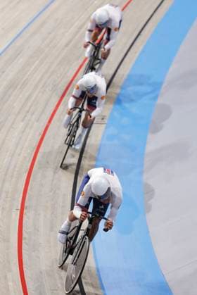 2025 UCI Junior Track World Championships Picture by Alex Whitehead SWpix.com - 20 08 2025 - Cycling - 2025 UCI Junior Track World Championships - Omnisport, Apeldoorn, Netherlands - Men Team Sprint Qualifying - Kristian Larigo (Great Britain), Archie Gill (Great Britain), Ioan Hepburn (Great Britain) Copyright: x xSWpix.comx(t axPhotographyxHubxLtd)xAlexxWhitehead SWpix.comx SWP-3030-0718