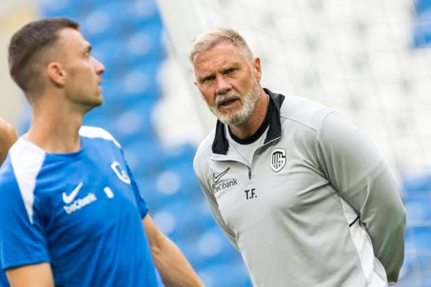 Lech Poznan v Genk - UEFA Europa League Media Activities 20 08 2025 POZNAN, POLAND - AUGUST 20 : from right Fink Thorsten head coach of KRC Genk and Smets Matte defender of KRC Genk pictured during a training session ahead of the UEFA Europa League 2025 26 Play-offs1st leg between Lech Poznan and KRC Genk on August 20, 2025 in Poznan, Poland 20 08 2025 Poznan Poland  Copyright: xAdamxCiereszkox