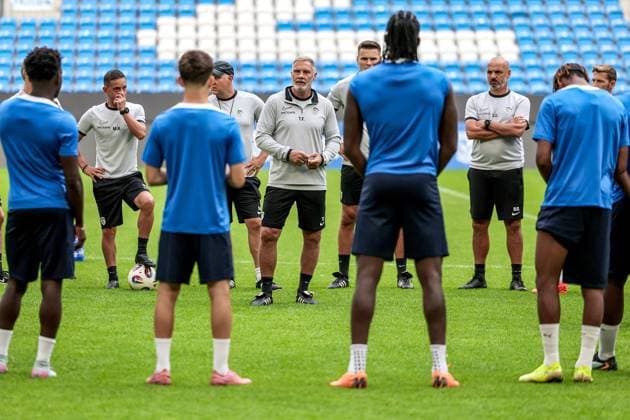 20.08.2025 POZNAN, BULGARSKA , ENEA STADION PILKA NOZNA (FOOTBALL), press conference, PK, Pressekonferenz AND TRAINING OF THE RKC GENK TEAM BEFORE THE MATCH AGAINST LECH POZNAN ( KONFERENCJA PRASOWA I TRENING ZESPOÅU RKC GENK PRZED MECZEM Z LECH POZNAN ) PLAY-OFFS UEFA EUROPA LIGA 2025 - 2026 N P THORSTEN FINK COACH WITH THE TEAM BEFORE TRAINING STARTS FOTO JAKUB PIASECKI CYFRASPORT NEWSPIX.PL --- newspix.pl POLAND OUT! 