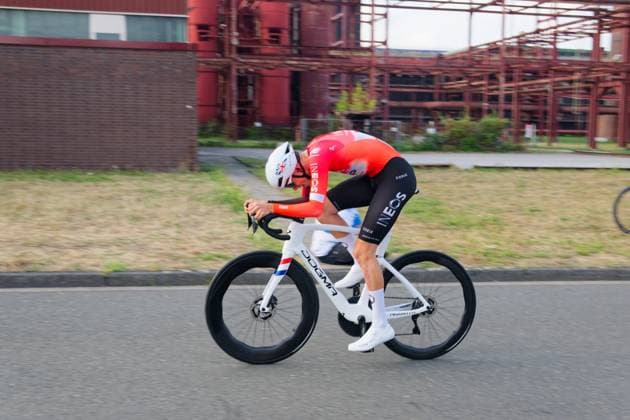 Deutschland Tour2025 The Deutschland Tour kicked off with 3.1 flat, technically demanding kilometers around the Zollverein colliery The prologue on the site of the former coal mine demanded precision and speed the gaps at the finish were correspondingly narrow