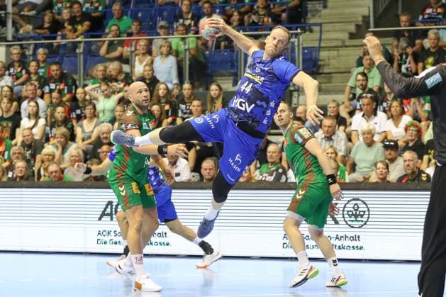 20 08 2025, xgox, Handball Hummel Cup SC Magdeburg TVB Stuttgart emspor, v l Lenny Rubin Stuttgart, 44 throws goal, Torschuetze, scores goal, Treffer, scores the goal Magdeburg