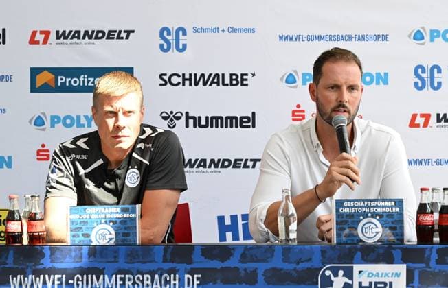 Gudjon Valur Sigurdsson VfL Gummersbach coach left and Christoph Schindler managing director VfL Gummersbach right at the season press conference GER, VfL Gummersbach, team presentation, handball, 1 Bundesliga, season 2025 2026, 20 08 2025 GER, VfL Gummersbach, team presentation, handball, 1 Bundesliga, season 2025 2026, 20 08 2025 Gummersbach Copyright: xEibner-Pressefoto JuergenxAugstx EP_JAT