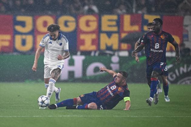 Football Champions League Qualification Play Off Season 2025 2026 First leg 20 08 2025 FC Basel FC Copenhagen Xherdan Shaqiri right, FC Basel v Jordan Larsson left, FC Copenhagen