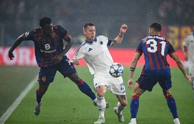 Football Champions League Qualification Play Off Season 2025 2026 First leg 20 08 2025 FC Basel FC Copenhagen Lucas Lerager center, FC Copenhagen vs Dominik Schmid right, FC Basel and Philip Otele left, FC Basel