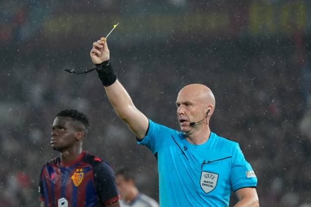 Anthony Taylor Referee , Switzerland, Football, UEFA Champions League , Play off first leg, 2025 26, FC Basel vs FC Copenhagen, 20 08 2025, St Jakob Park, Basel, Switzerland Basel St Jakob Park Basel City Switzerland Copyright: xArnexAmbergx